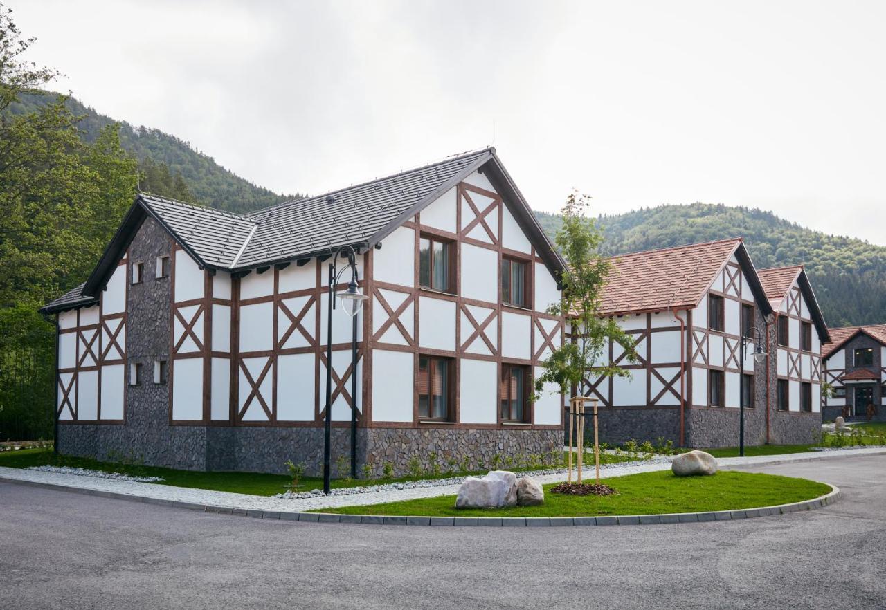 Rezort Gothal Apartmany A Penziony ドノヴァリ エクステリア 写真