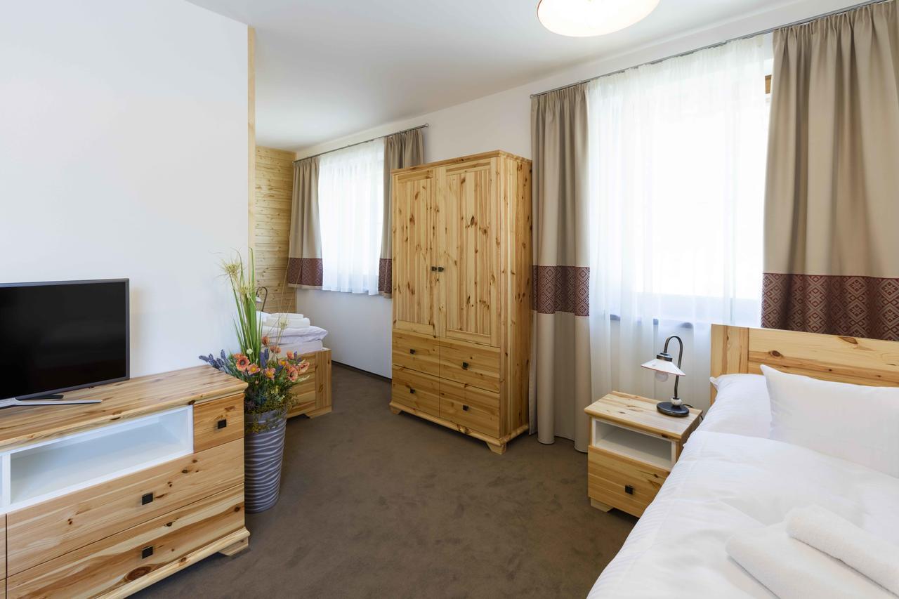 Rezort Gothal Apartmany A Penziony ドノヴァリ エクステリア 写真