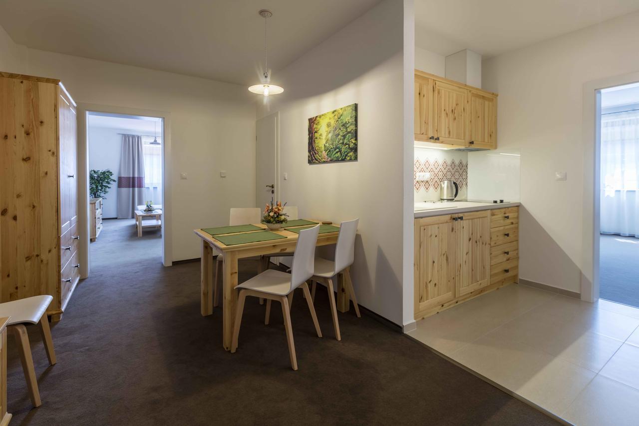 Rezort Gothal Apartmany A Penziony ドノヴァリ エクステリア 写真