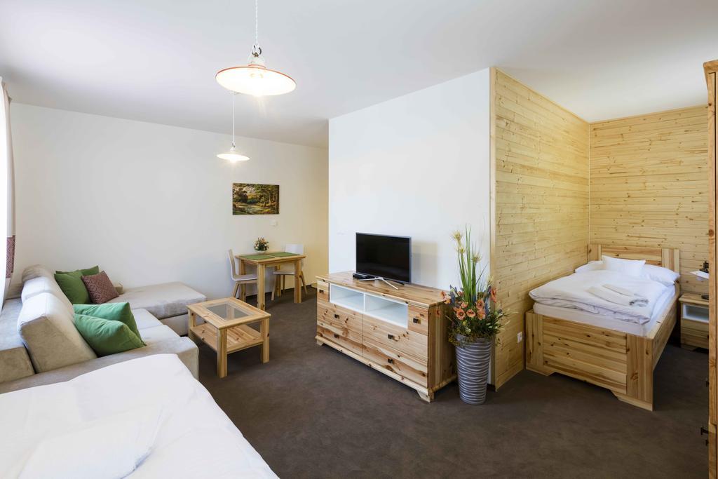 Rezort Gothal Apartmany A Penziony ドノヴァリ エクステリア 写真