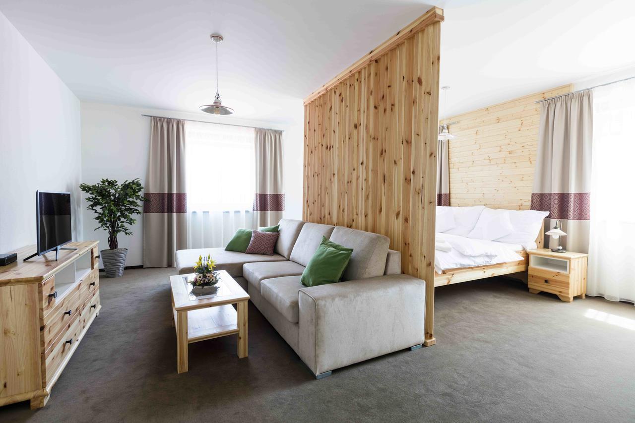 Rezort Gothal Apartmany A Penziony ドノヴァリ エクステリア 写真