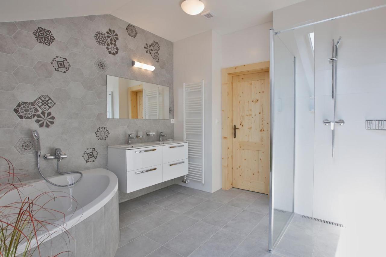 Rezort Gothal Apartmany A Penziony ドノヴァリ エクステリア 写真