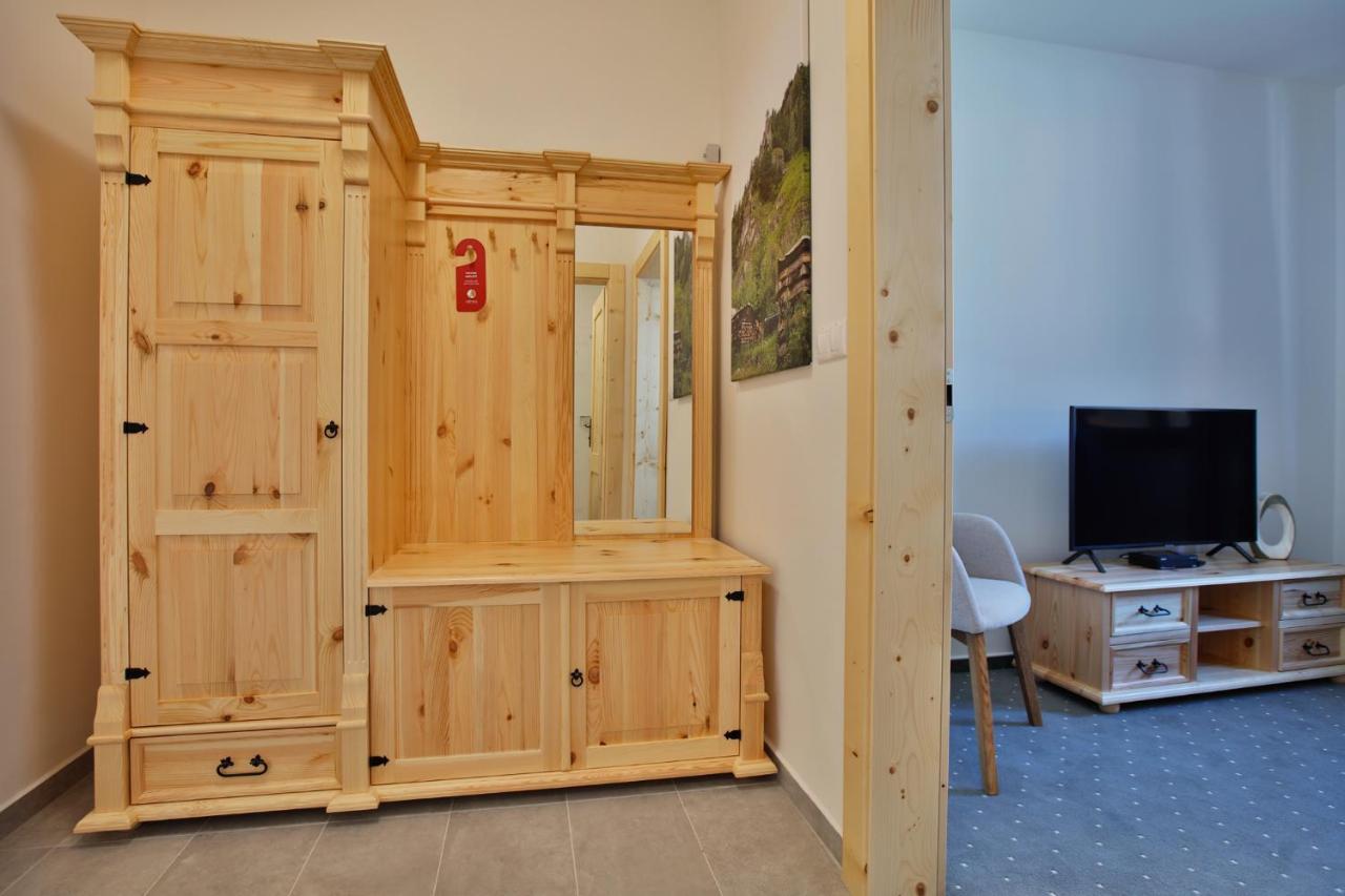 Rezort Gothal Apartmany A Penziony ドノヴァリ エクステリア 写真