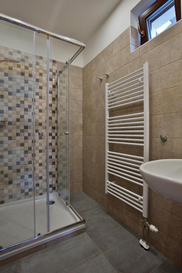 Rezort Gothal Apartmany A Penziony ドノヴァリ エクステリア 写真